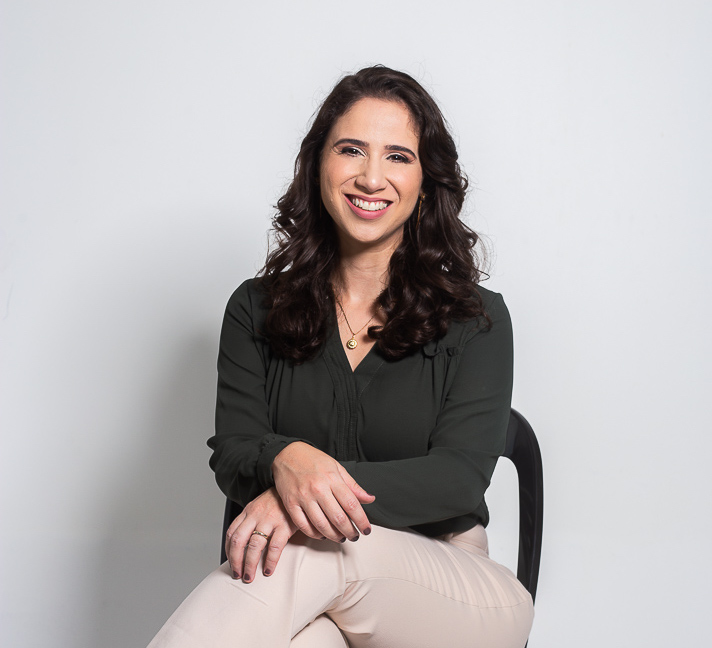 Dra Suéllen Monteiro, especialista em endometriose